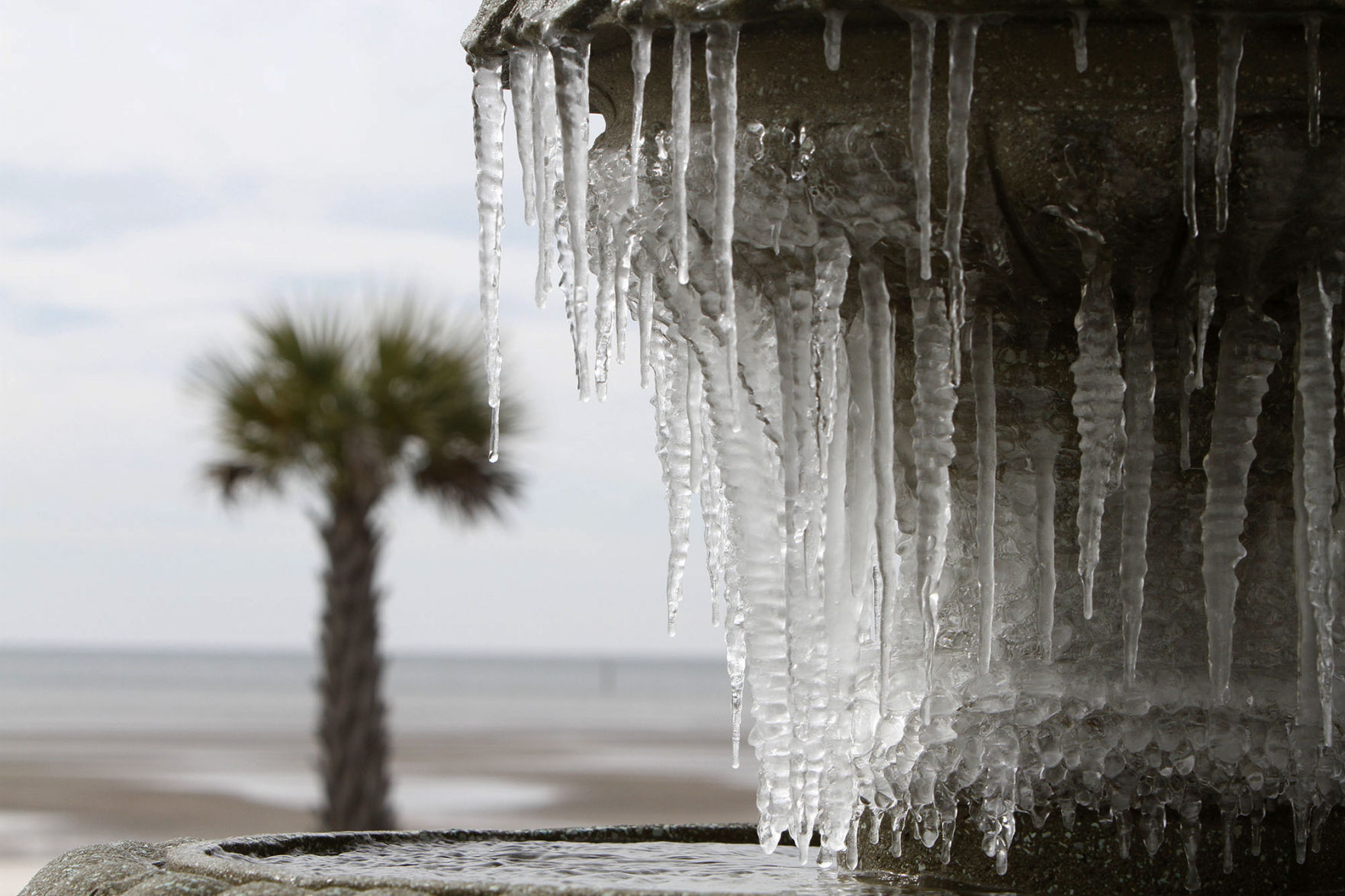 APTOPIX Deep Freeze Mississippi